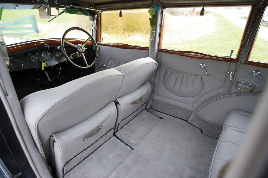  Lancia Astura Limousine 1932 года  (фото 4 из 17)